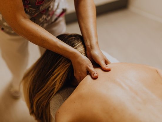 massaggio miofasciale: rilassamento corpo-mente